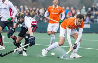 Marc Miralles haalt uit. Foto: Koen Suyk