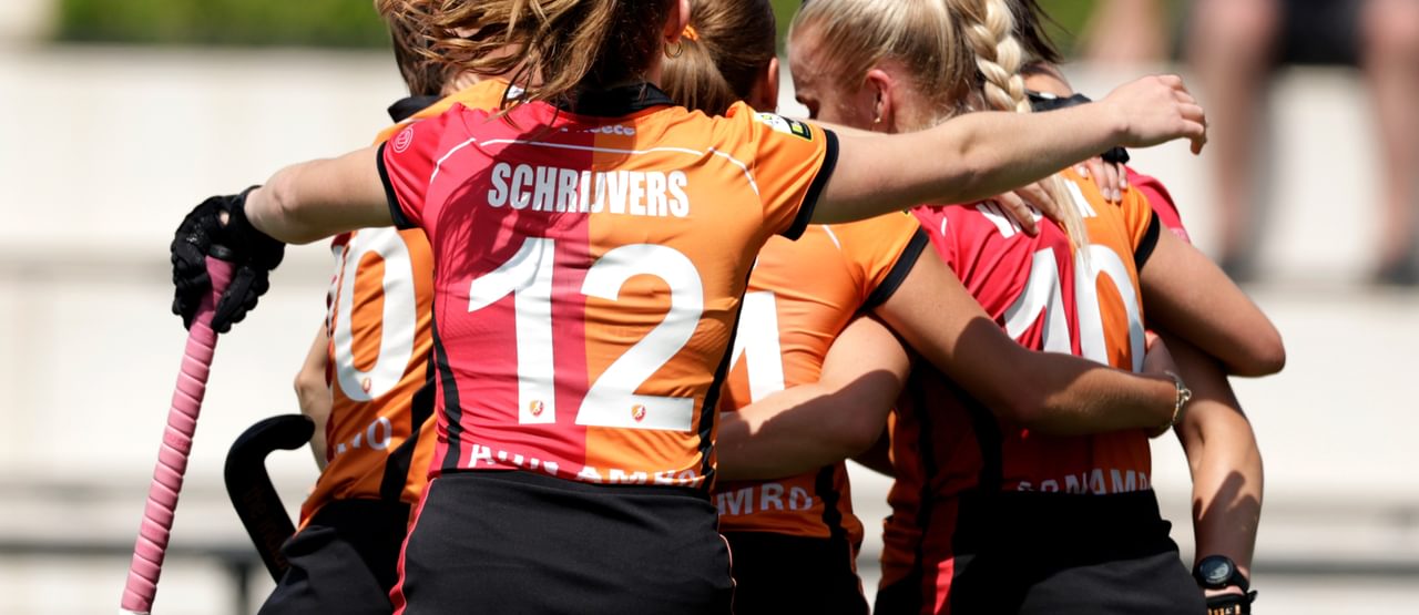 De dames van Oranje-Rood