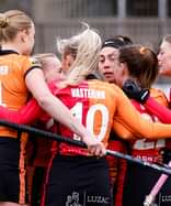 Blijdschap bij de dames van Oranje-Rood