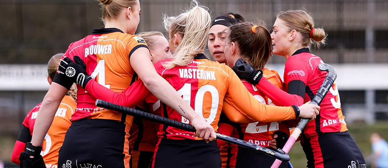 Blijdschap bij de dames van Oranje-Rood