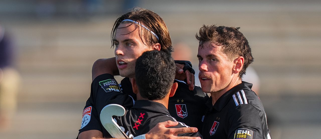 Amsterdam viert doelpunt Duco Telgenkamp