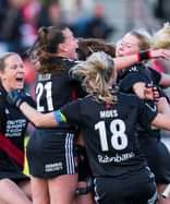 Blijdschap bij de dames van Amsterdam