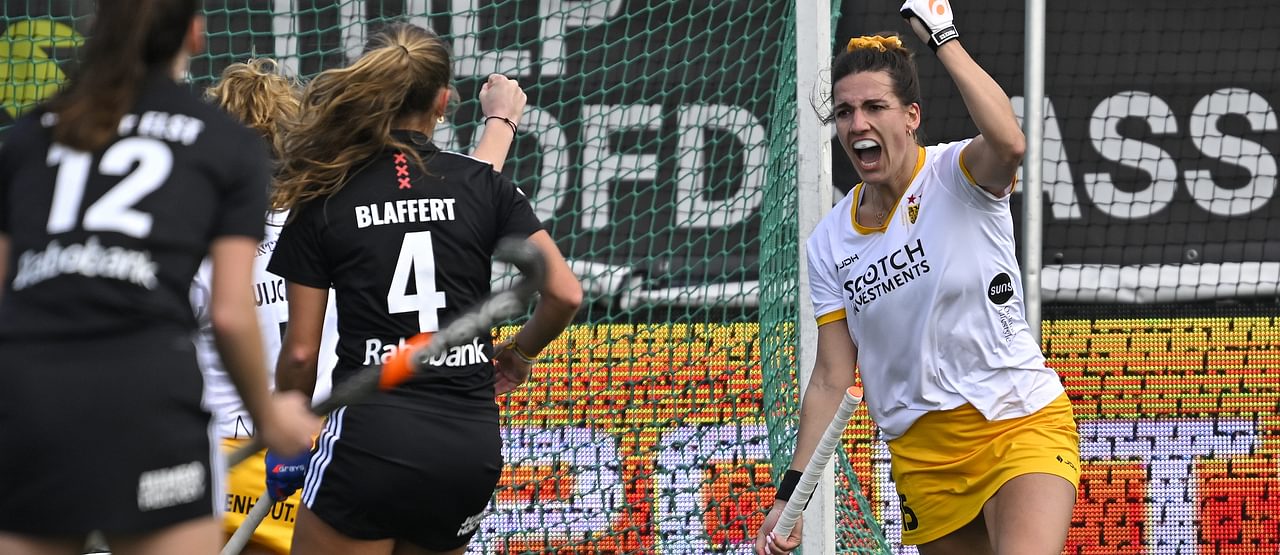 Frédérique Matla juicht na haar openingstreffer tegen Amsterdam