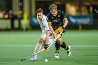 Sander de Wijn in duel met Koen Bijen. Foto: Bart Scheulderman