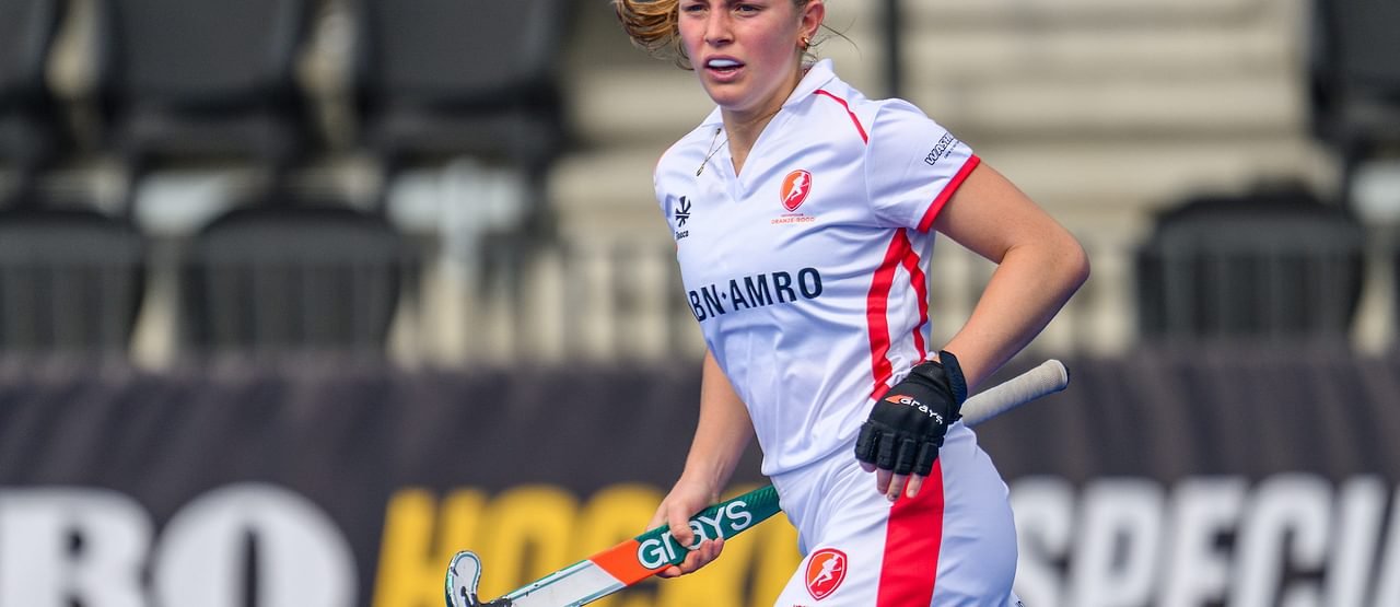 Charlotte Schrijvers (Oranje-Rood)