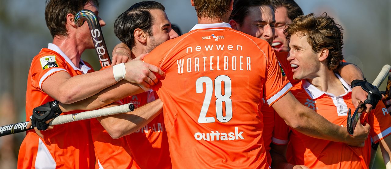 Bloemendaal viert doelpunt tegen Kampong