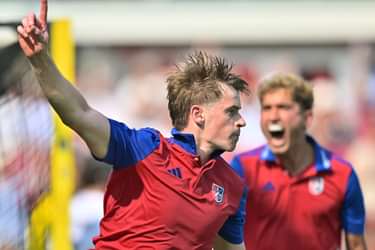 Alistair Empey na zijn doelpunt voor SCHC. Foto: Bart Scheulderman