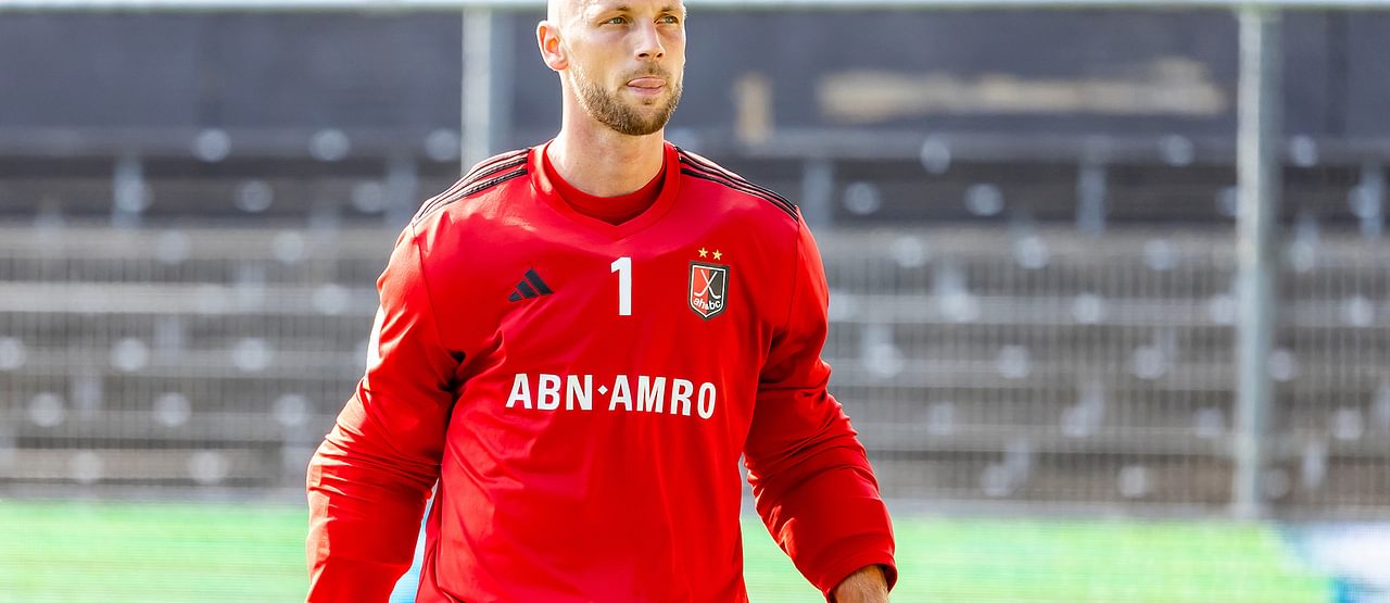 Keeper Joren Romijn van Amsterdam. Foto: Willem Vernes