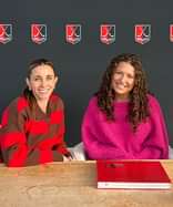 Yara Akkerman tekent bij Amsterdam